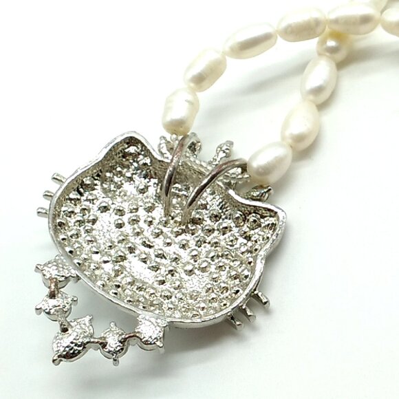 Crystal Hello Kitty Pendant on Pearl Necklace 16" - Picture 5 of 10